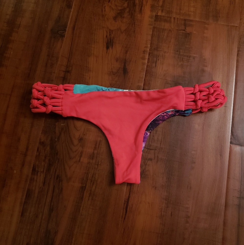 NWOT San Lorenzo Braided Thong